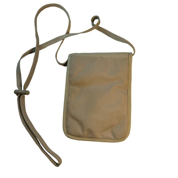 Lewis N Clark Passport Holder RFID Blocking Travel Pouch Accessory Bag - Picture 2 of 6